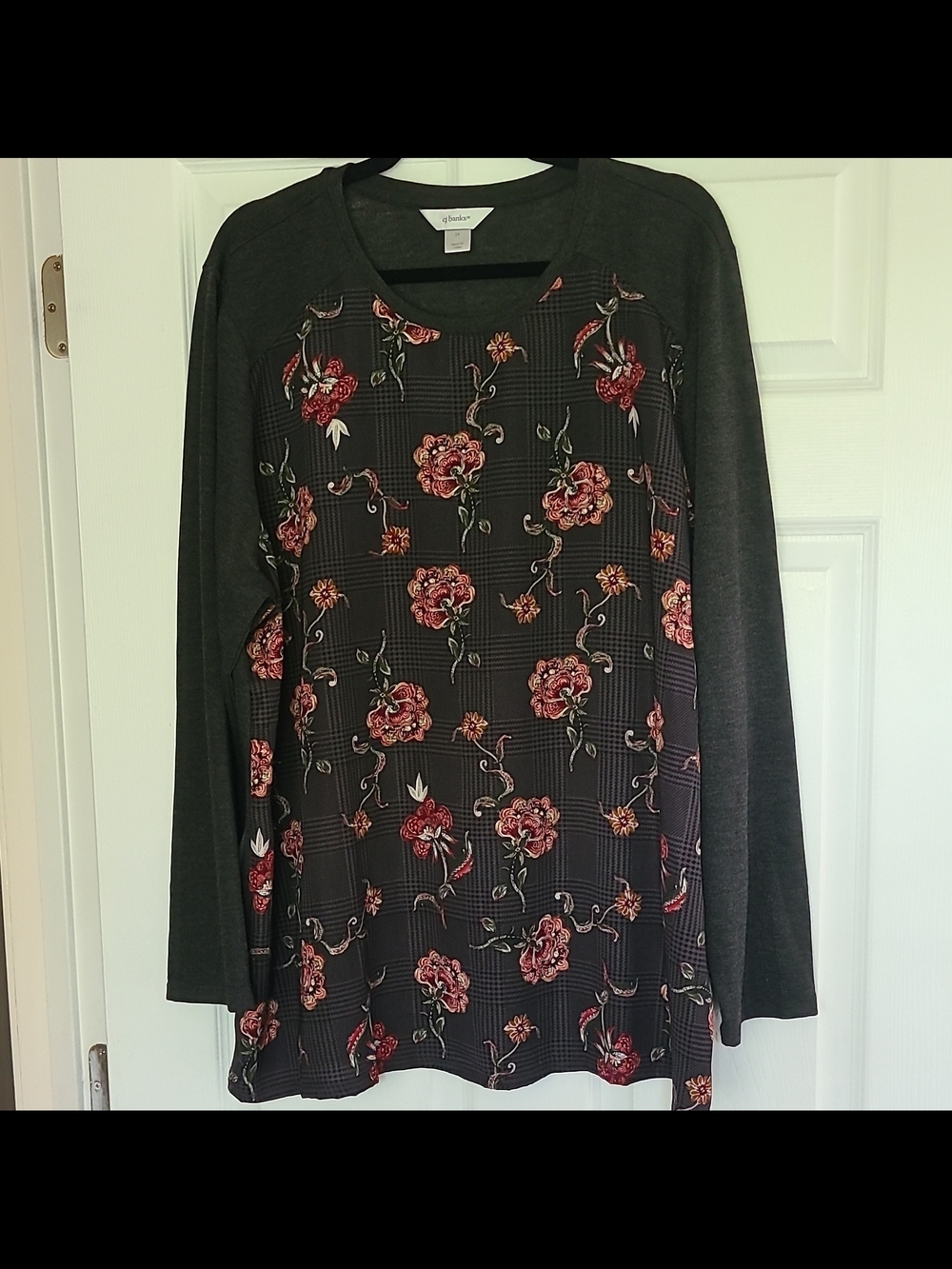 CJ Banks Black Long Sleeve Floral Raglan Top